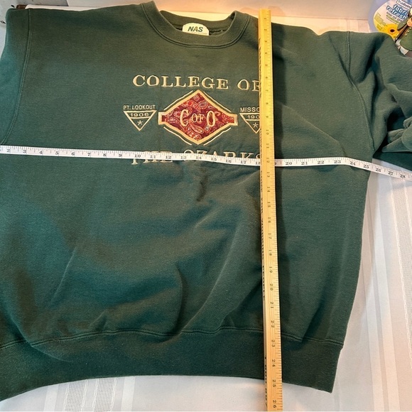 Vintage unisex tourist destination sweatshirt size XL green army embroidered - Picture 10 of 10